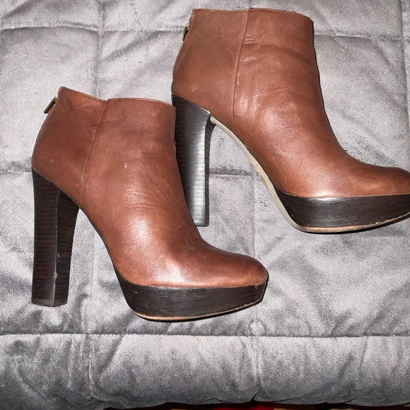 MICHAEL KORS  BROWN ANKLE BOOTS - Picture 2 of 8